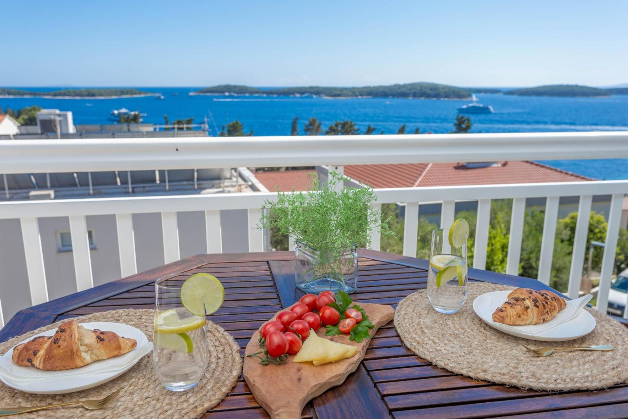 Tia Hvar Top View Apartment Hvar Town Exterior photo
